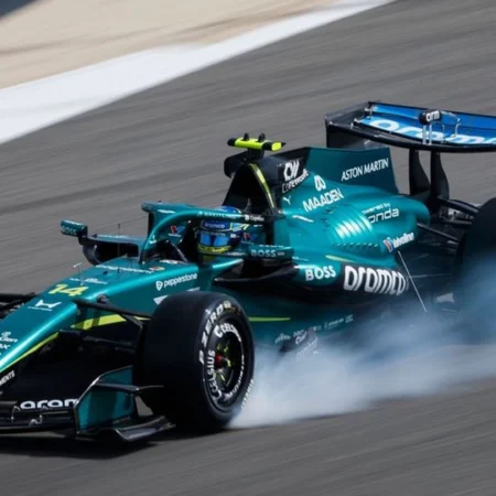 Fernando Alonso pide calma en Aston Martin